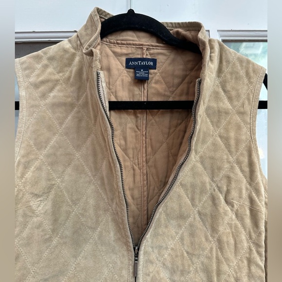 Vintage Ann Taylor 100% Leather Suede Tan Quilted Zip Front Vest Size Medium M - Picture 2 of 11